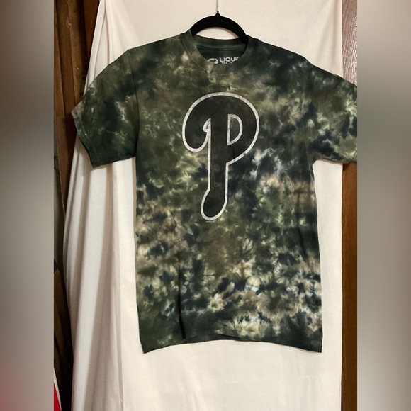 Liquid Blue Tops - Liquid Blue: Philadelphia Phillies  P  tie-dyed sporty short sleeve tee shirt.